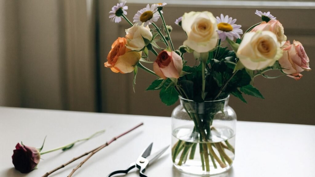 How to keep flowers fresh longer: A practical guide to extending vase life